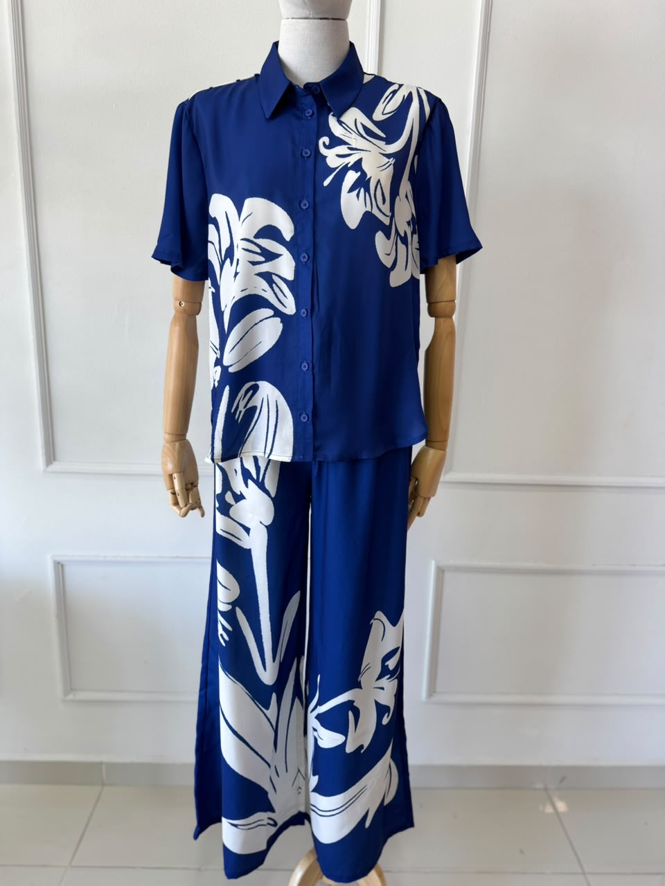 Set azul floreado