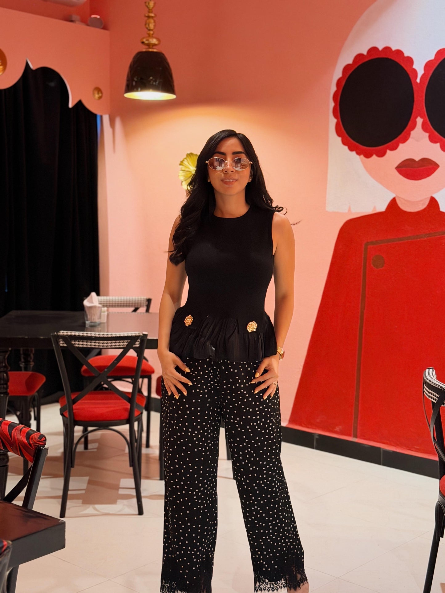 Blusa Negra con Olán.