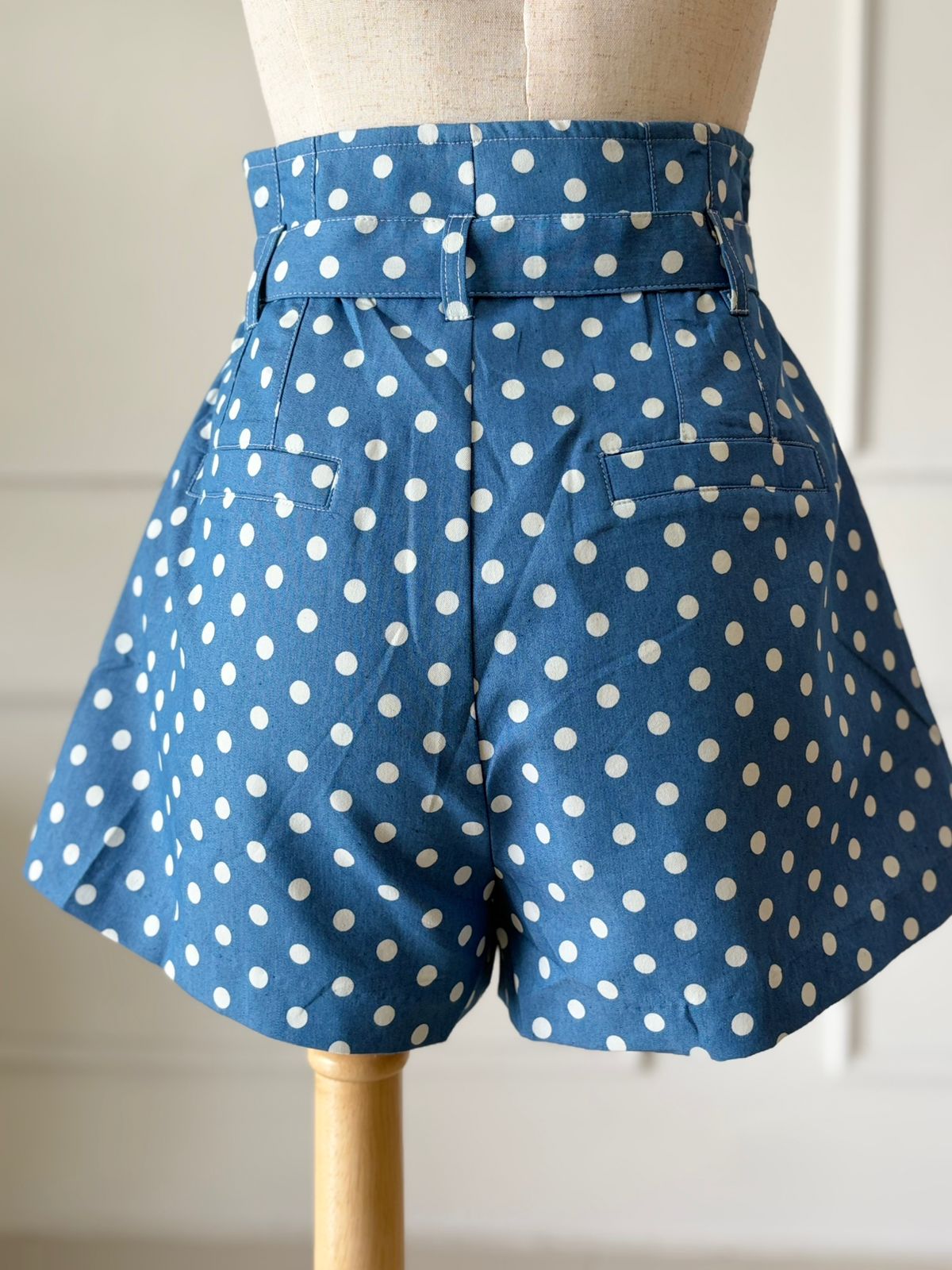 Short Azul de Tiro Alto