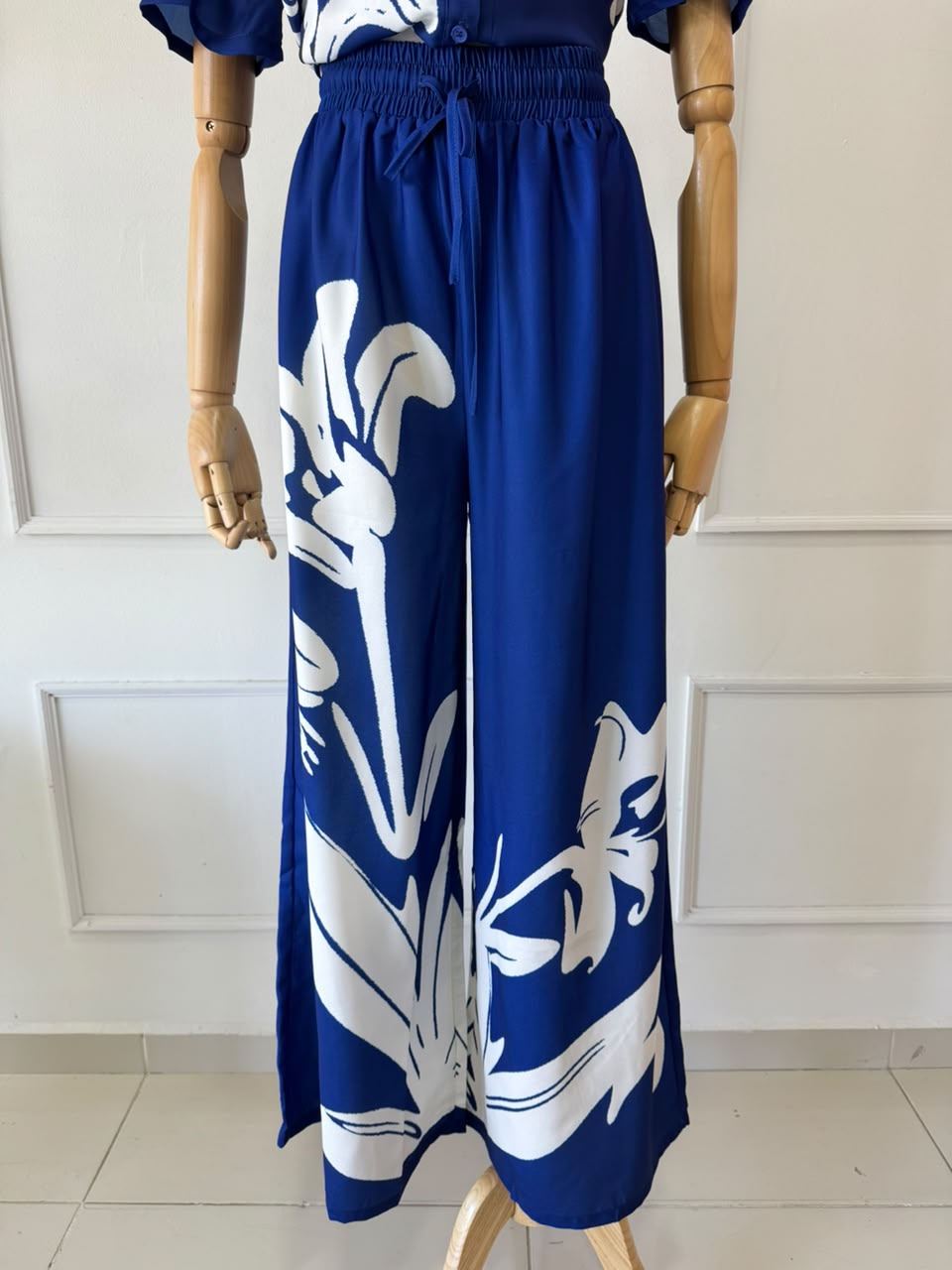 Set azul floreado